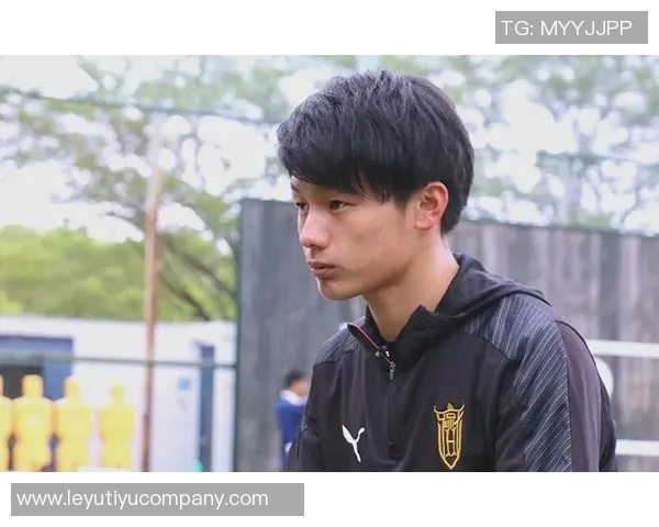 日本前锋上田绮世半场戴帽费耶诺德21世纪新纪录诞生